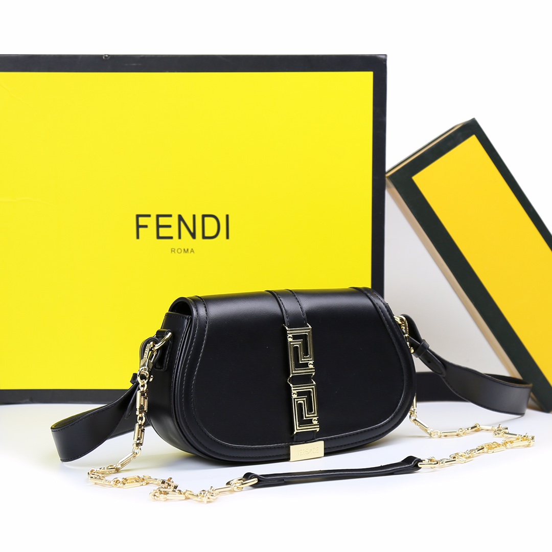 【FENDI】Baguette サイズ: 24*15*8cm -4色