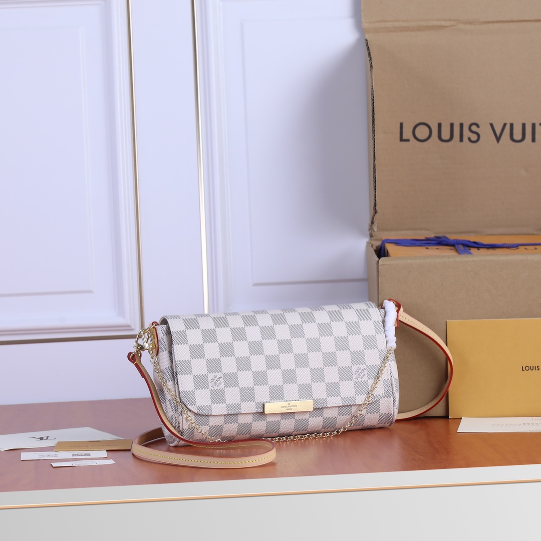 【LOUIS VUITTON】Favorite   サイズ: 28x15x4 cm -3色