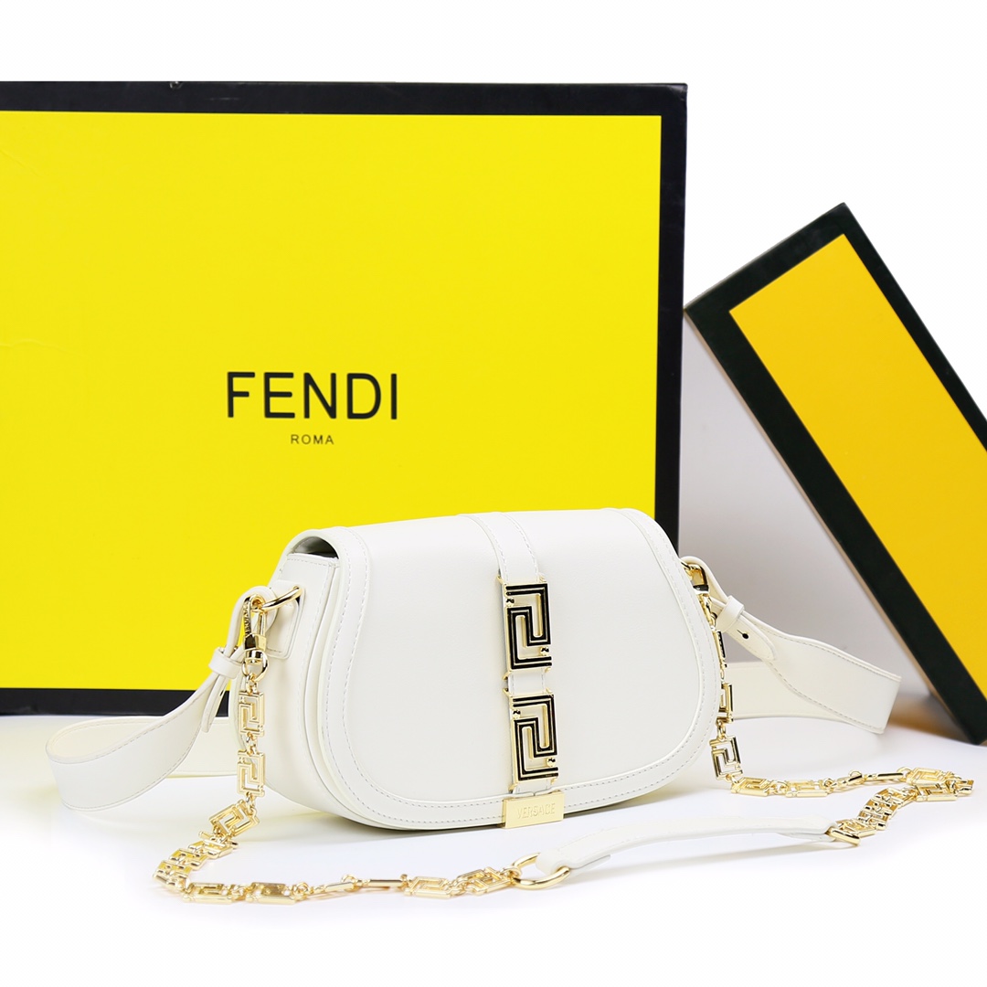 【FENDI】Baguette サイズ: 24*15*8cm -4色