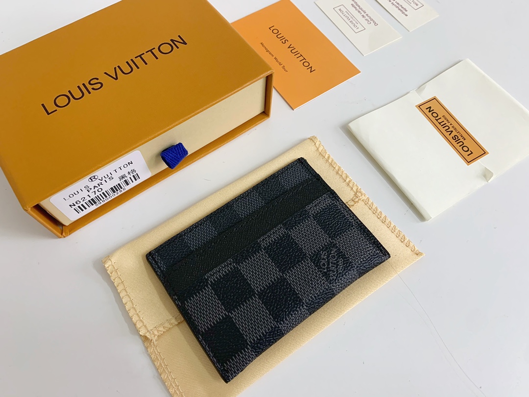 【LOUIS VUITTON】パスケース  7x11x2cm  -7色