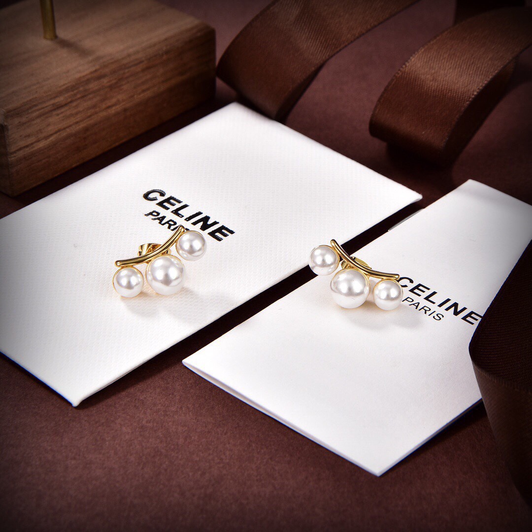 【ピアス】★Celine ★