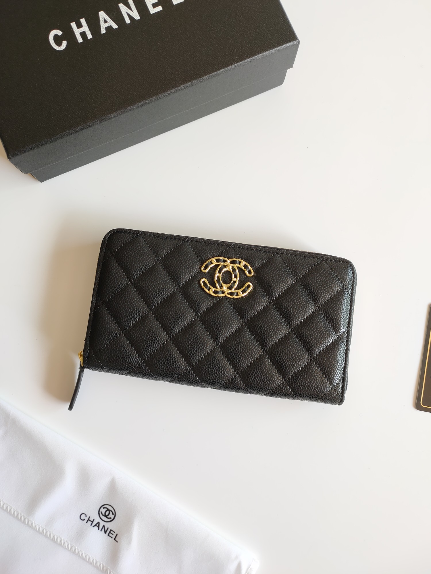【CHANEL 】ジッパーの財布  10.5-19-3CM-2色