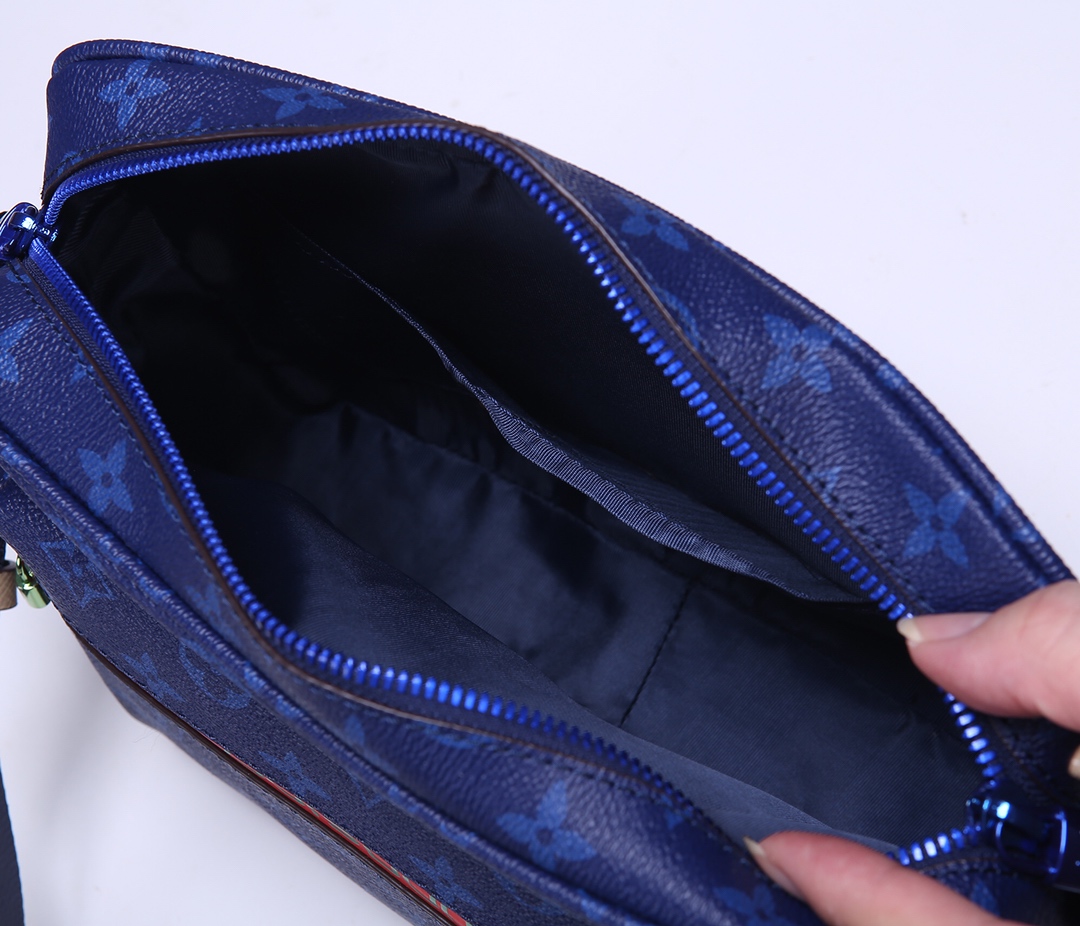 【LOUIS VUITTON】Messenger   -25x19x5CM -4色