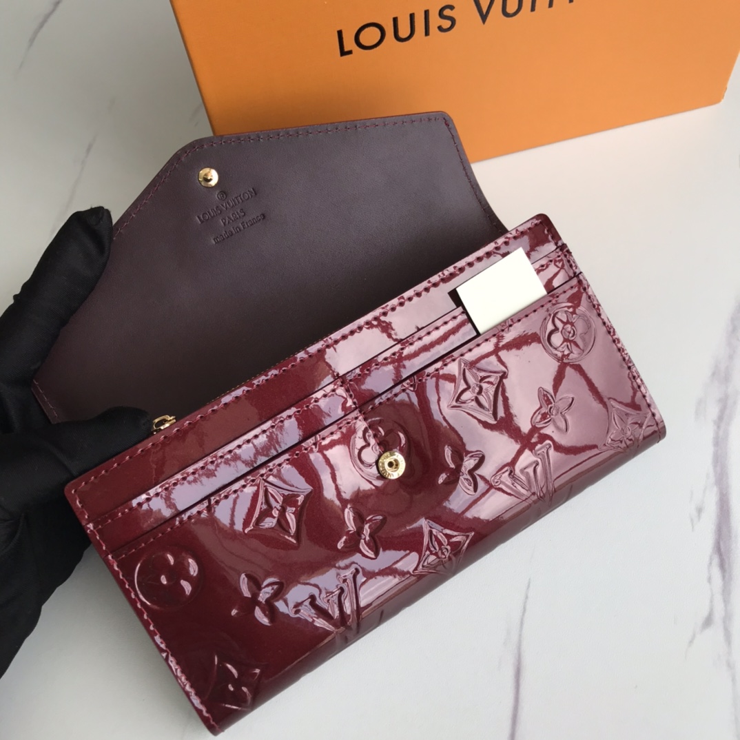 【LOUIS VUITTON】ボタン財布  19x10x2cm -4色