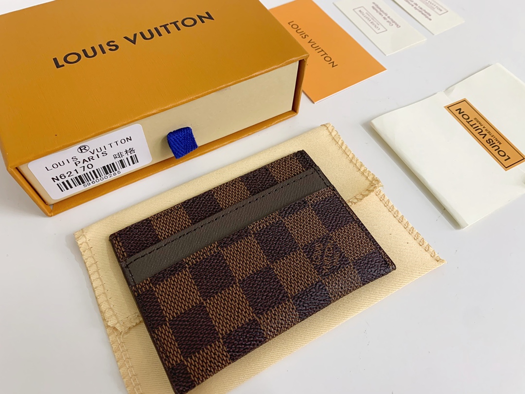 【LOUIS VUITTON】パスケース  7x11x2cm  -7色