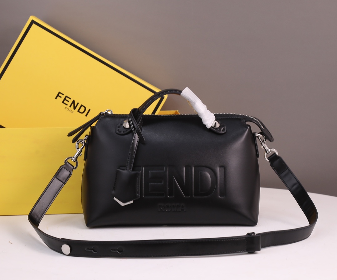 【FENDI】 By The Way Boston  サイズ: 28x8x15cm -5色