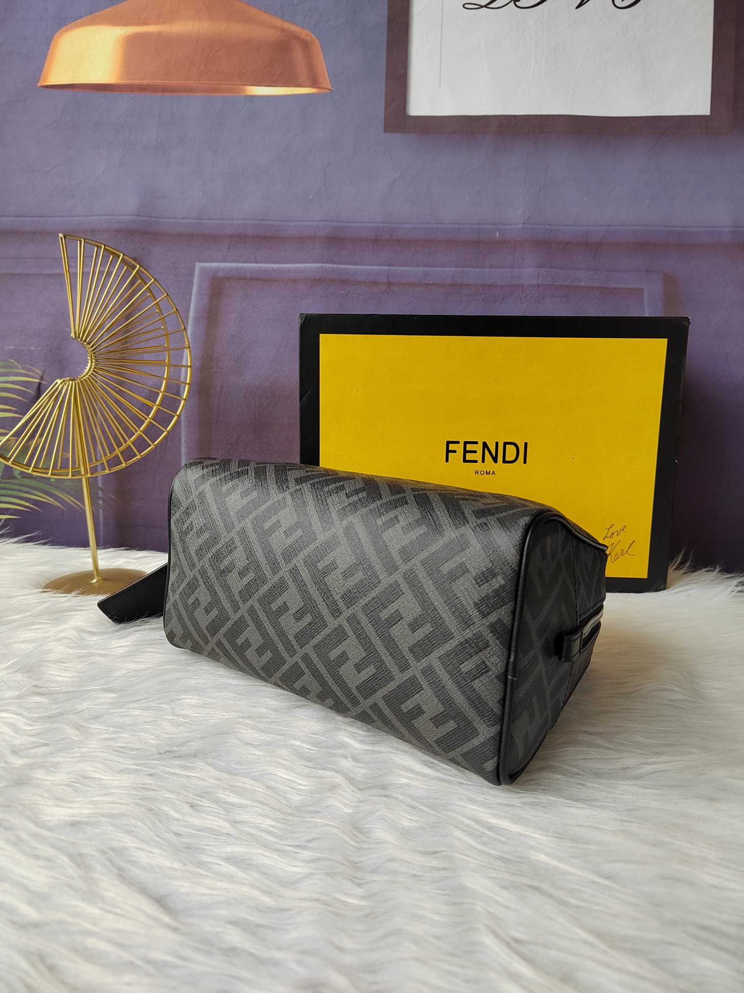 【FENDI】化粧ポーチ   サイズ: 25x17x13cm -3色