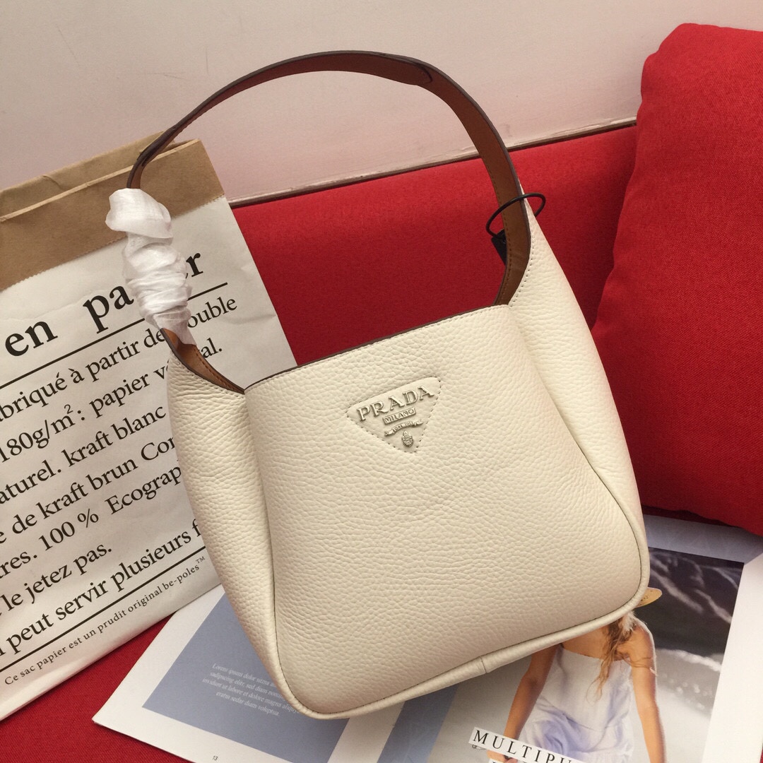 【PRADA】 サイズ: 23x21x13cm -4色