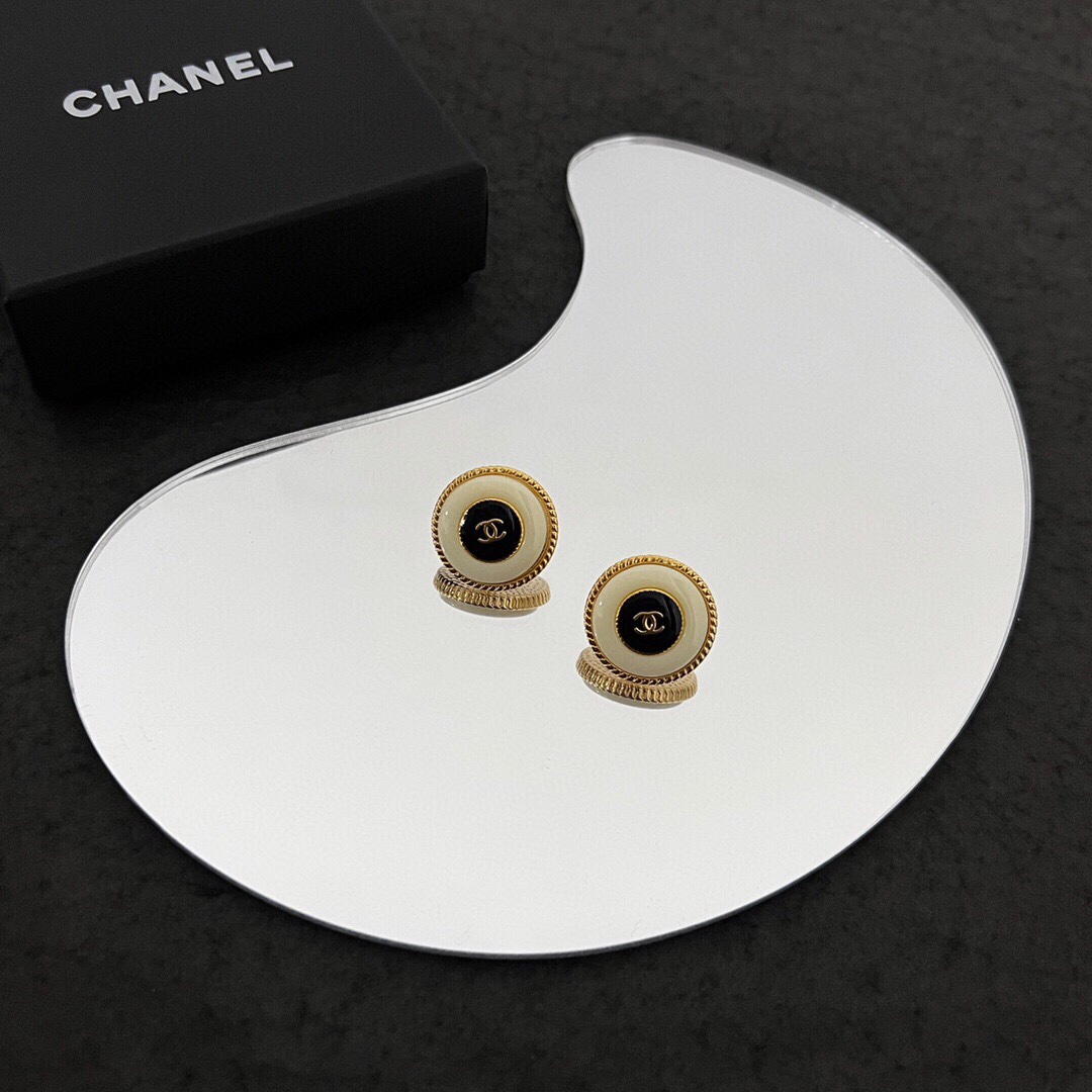 【ピアス】★ CHANEL シャネル ＆ 2色