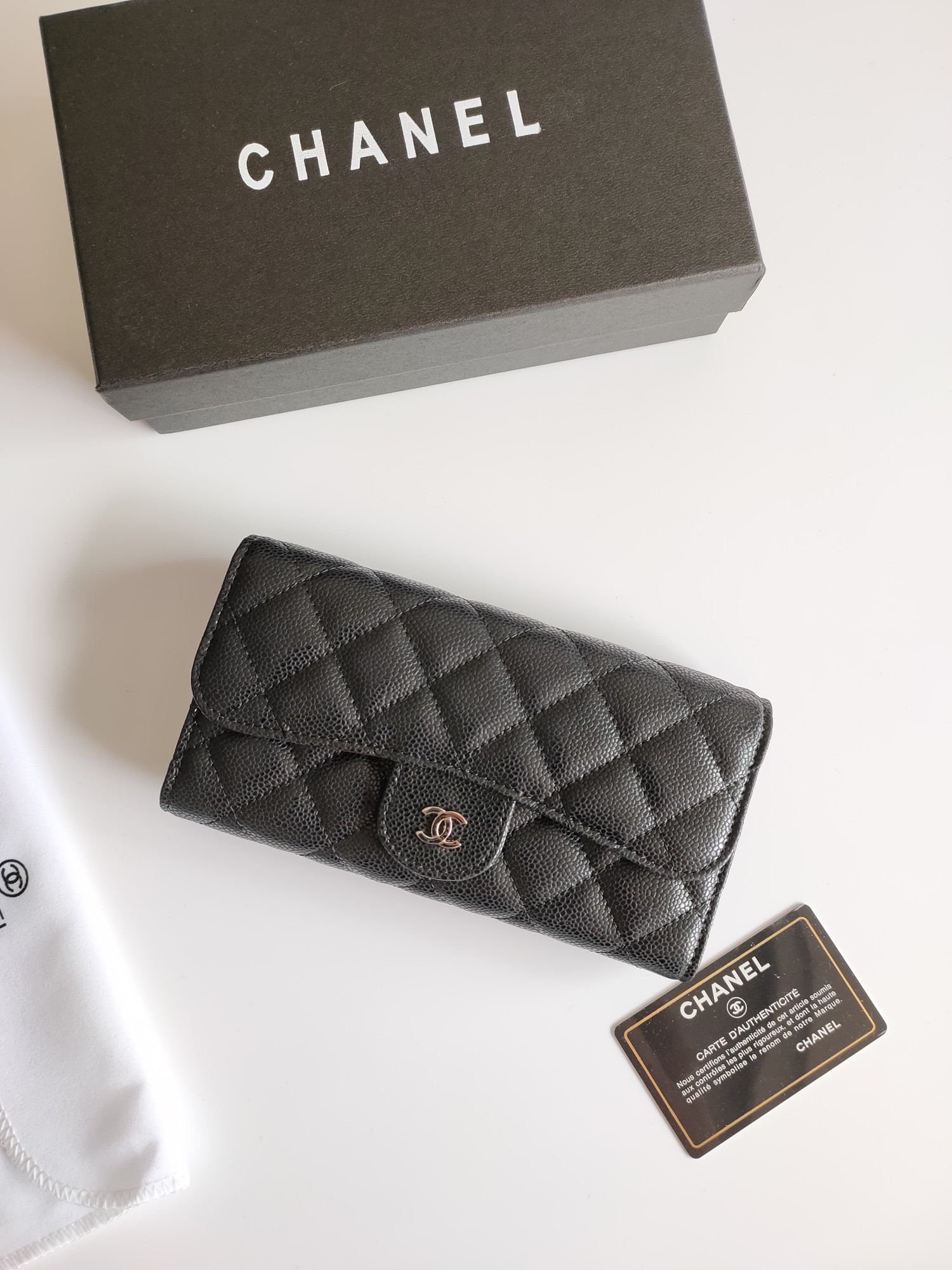 【CHANEL 】三つ折り財布  19-10-3CM
