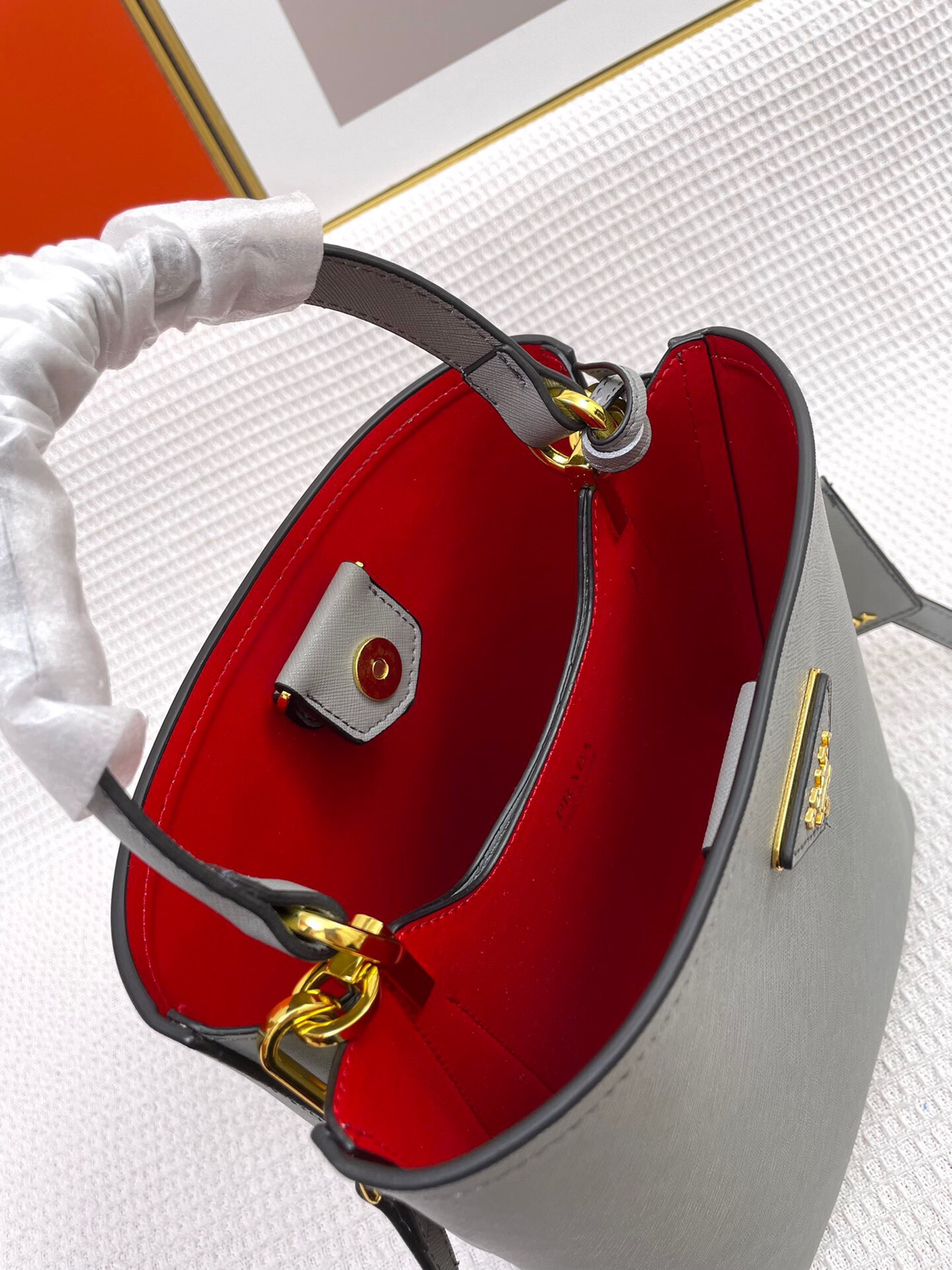 【PRADA】Double Saffiano サイズ: 23*13*22CM  -7色