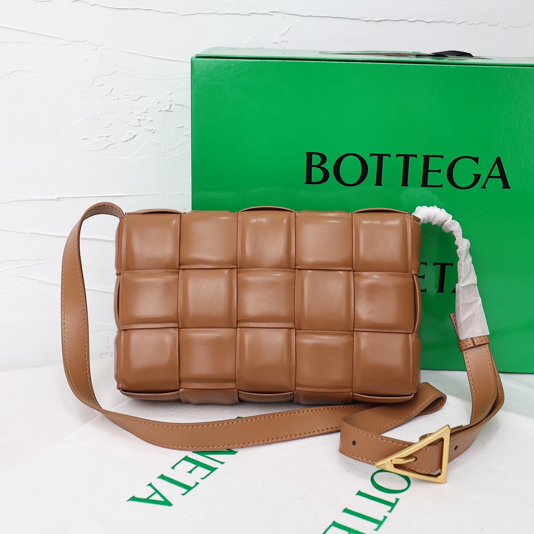 【Bottega Veneta】BV Padded Cassette bag -26*8*18CM -10色