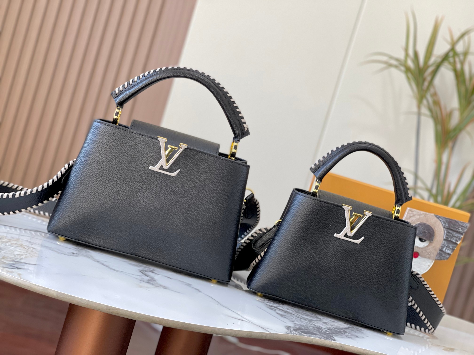【LOUIS VUITTON】 Capucines -2SIZE  -2色