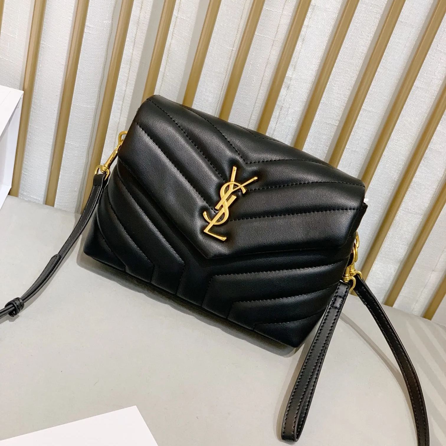 【SAINT LAURENT】GABY サイズ: 26×18×5cm -2色