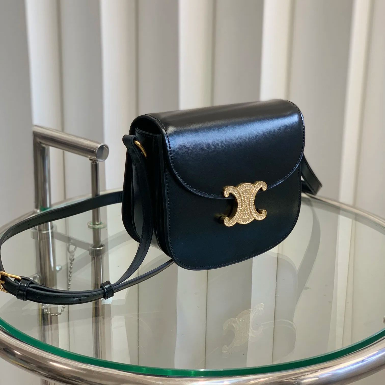 【CELINE】Mini Besace サイズ:15.5X11.5X5CM