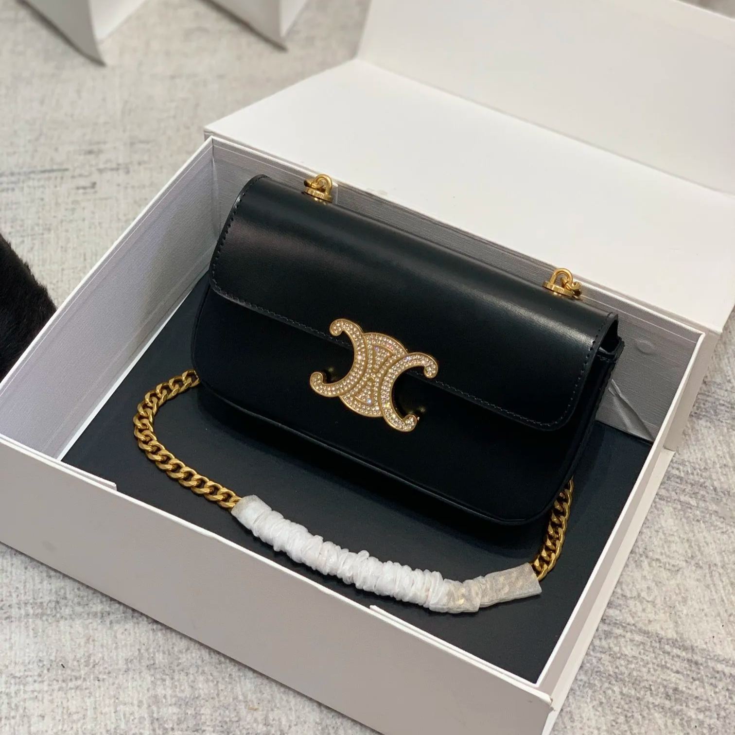 【CELINE】Triomphe サイズ:20x10x4cm