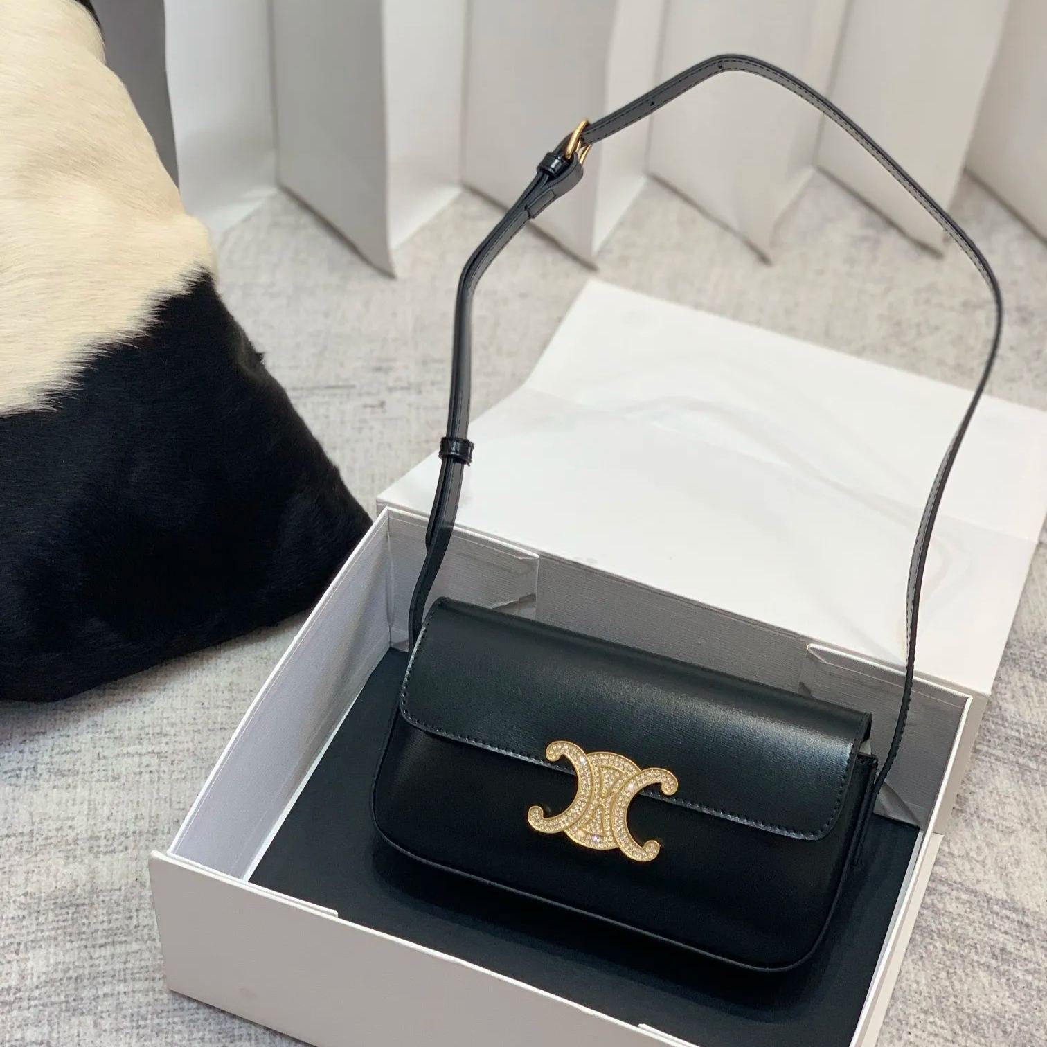【CELINE】Triomphe サイズ:20x10x4cm