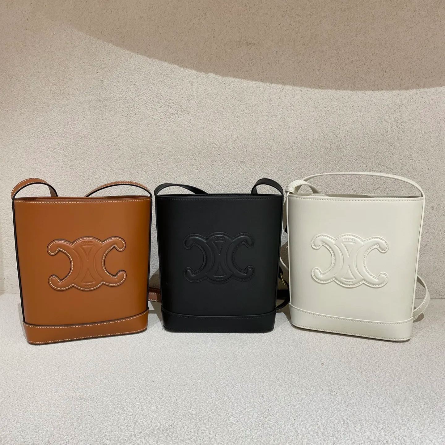 【CELINE】サイズ:30X23X13CM