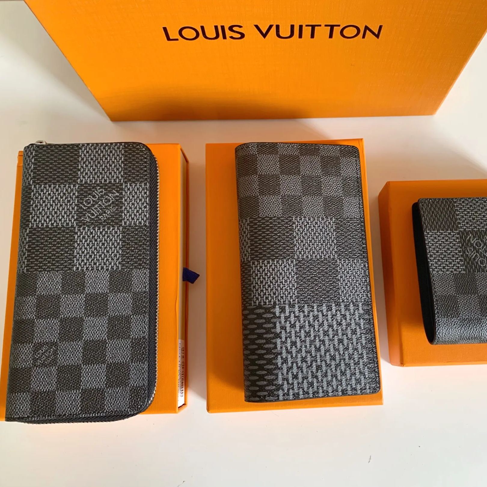 【LOUIS VUITTON】Damier Infini