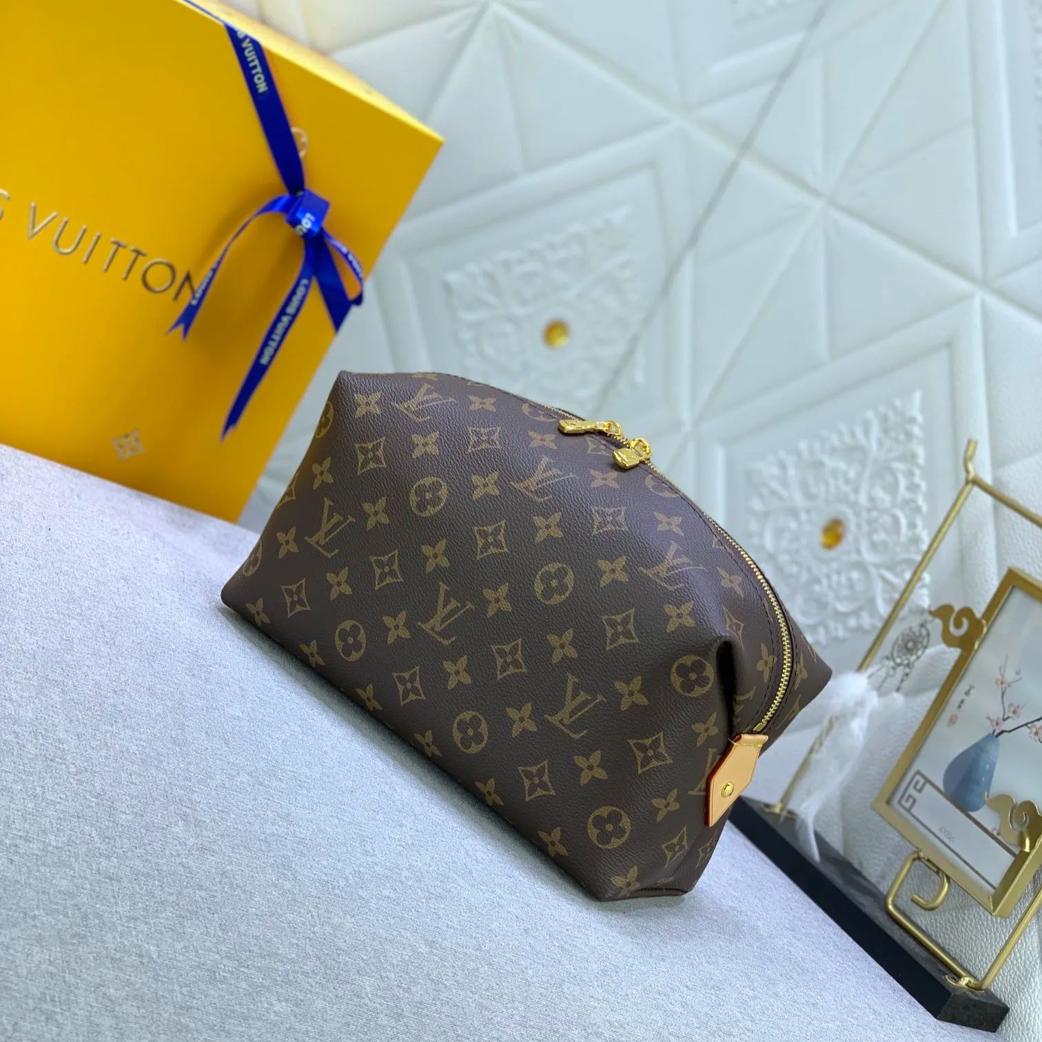 【LOUIS VUITTON】27x18x9cm