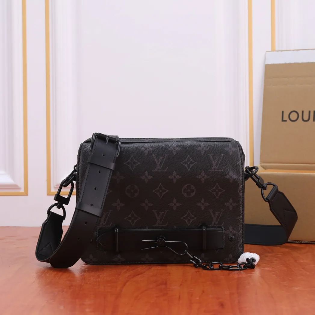 【LOUIS VUITTON】23.5 x 17 x 6 cm