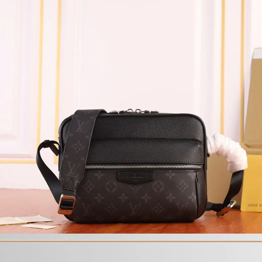 【LOUIS VUITTON】26-20-10cm
