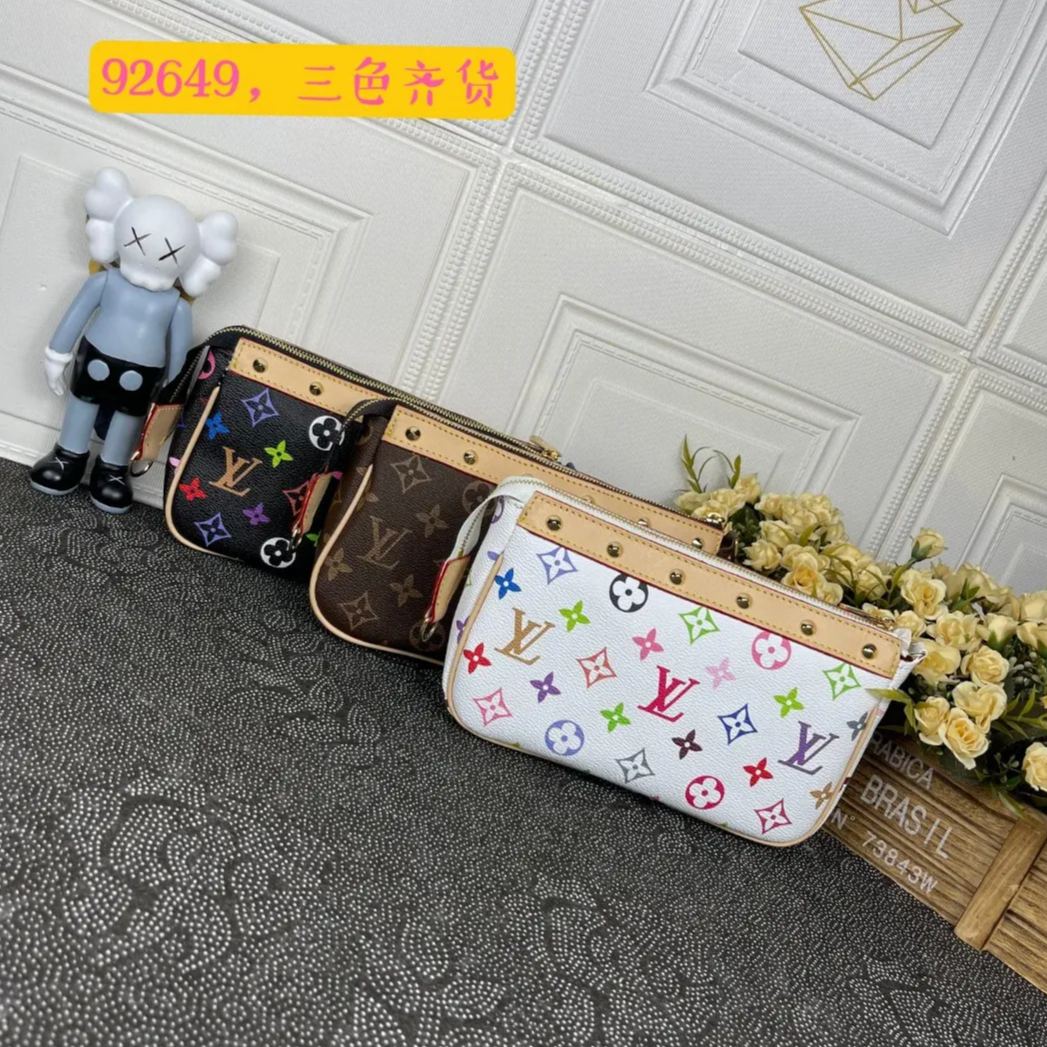 【LOUIS VUITTON】22*13*3cm