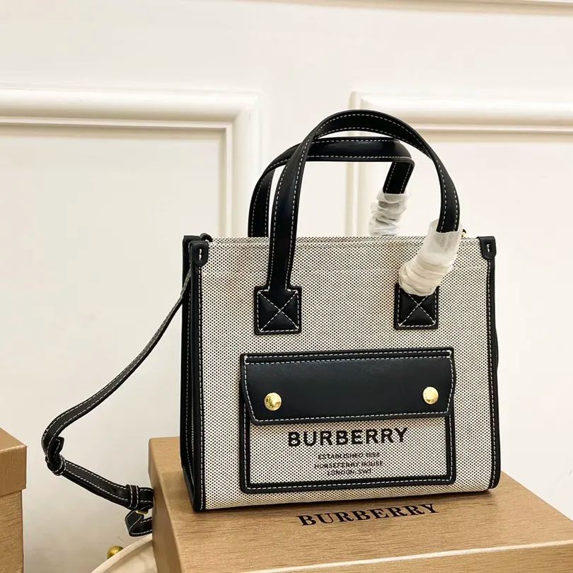 【Burberry】40*30*6CM
