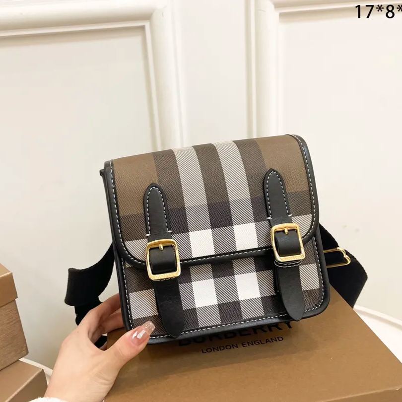 【Burberry】17*15*8CM