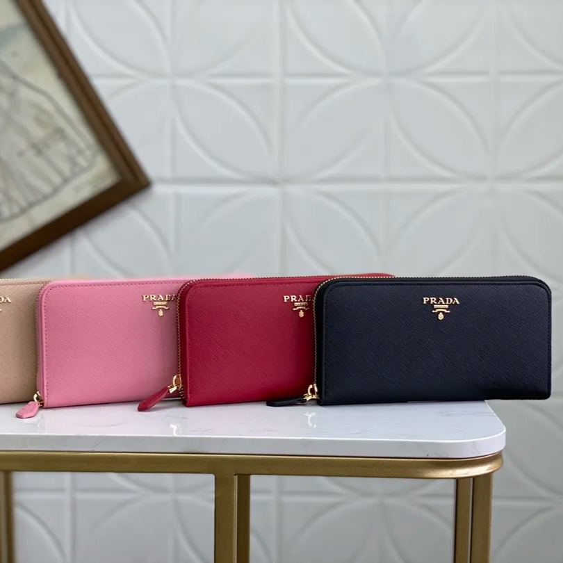 【PRADA】19×12×2.5cm