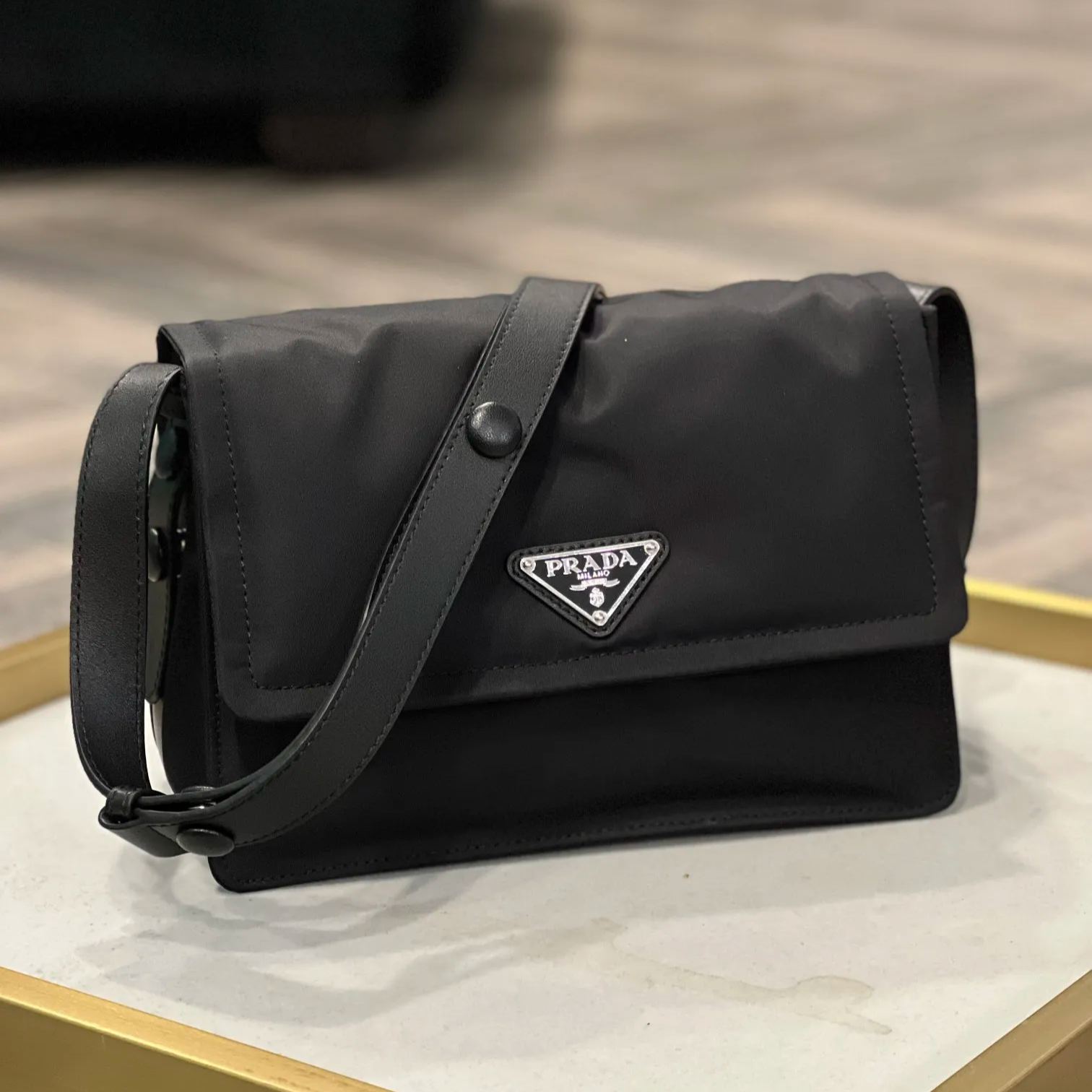 【PRADA】 23 x 16 x 11CM