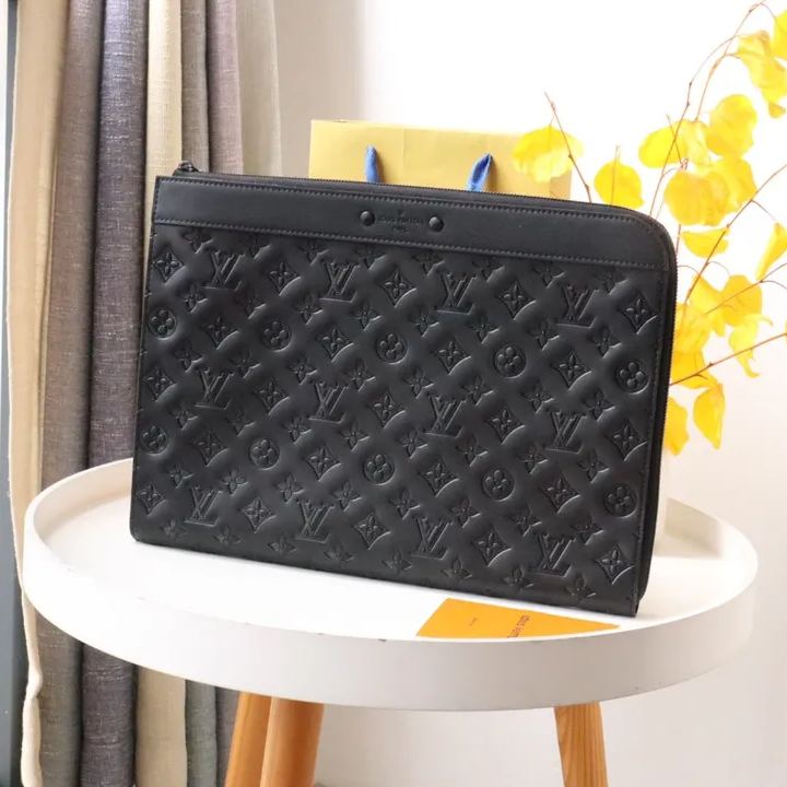 【LOUIS VUITTON】Pochette Jour 35 x 25 x 2.8 cm