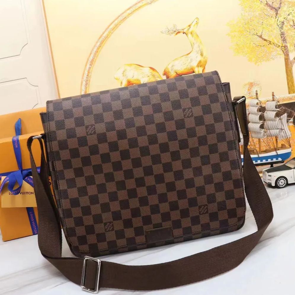 【LOUIS VUITTON】District -2size