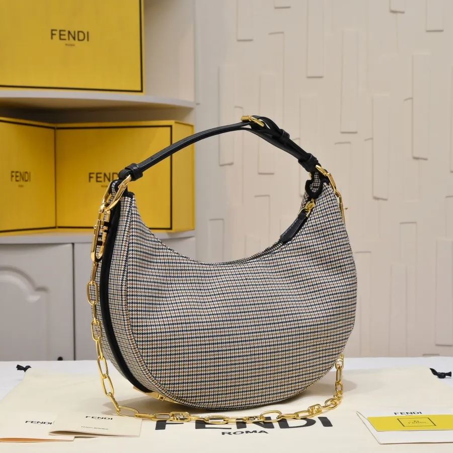 【Fendi】praphy 29x24.5x10cm