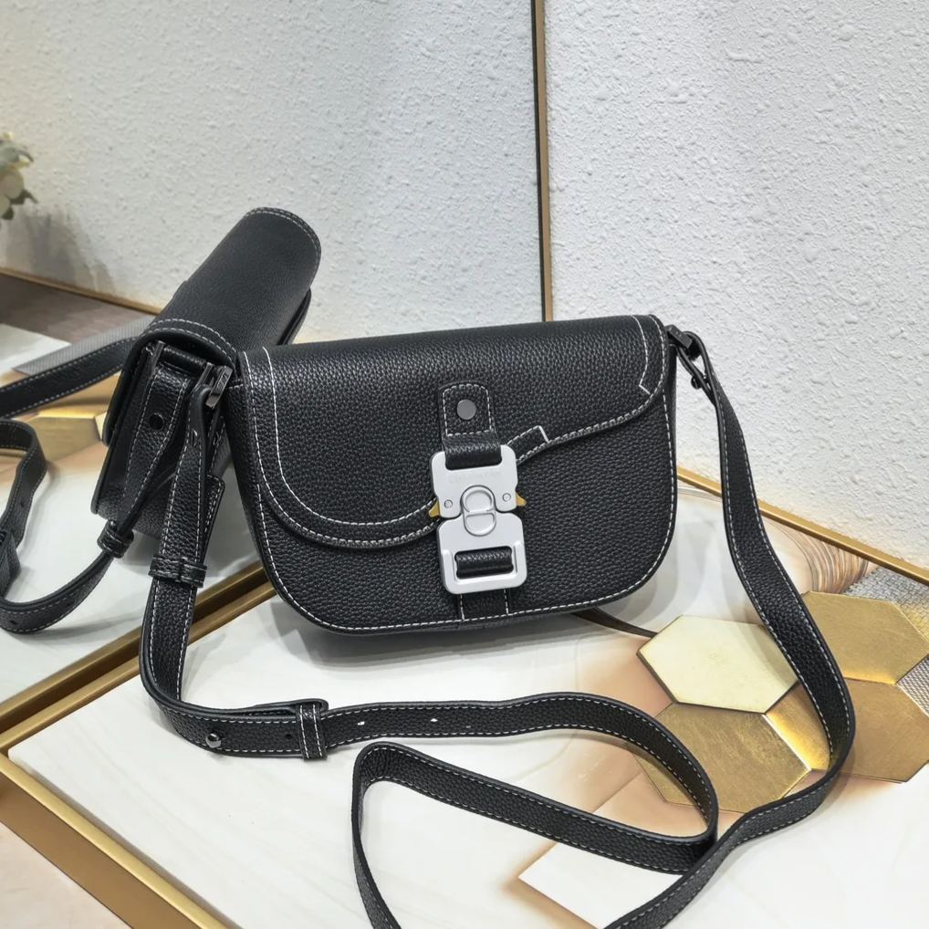 【DIOR】19.5 x 13 x 4.3CM