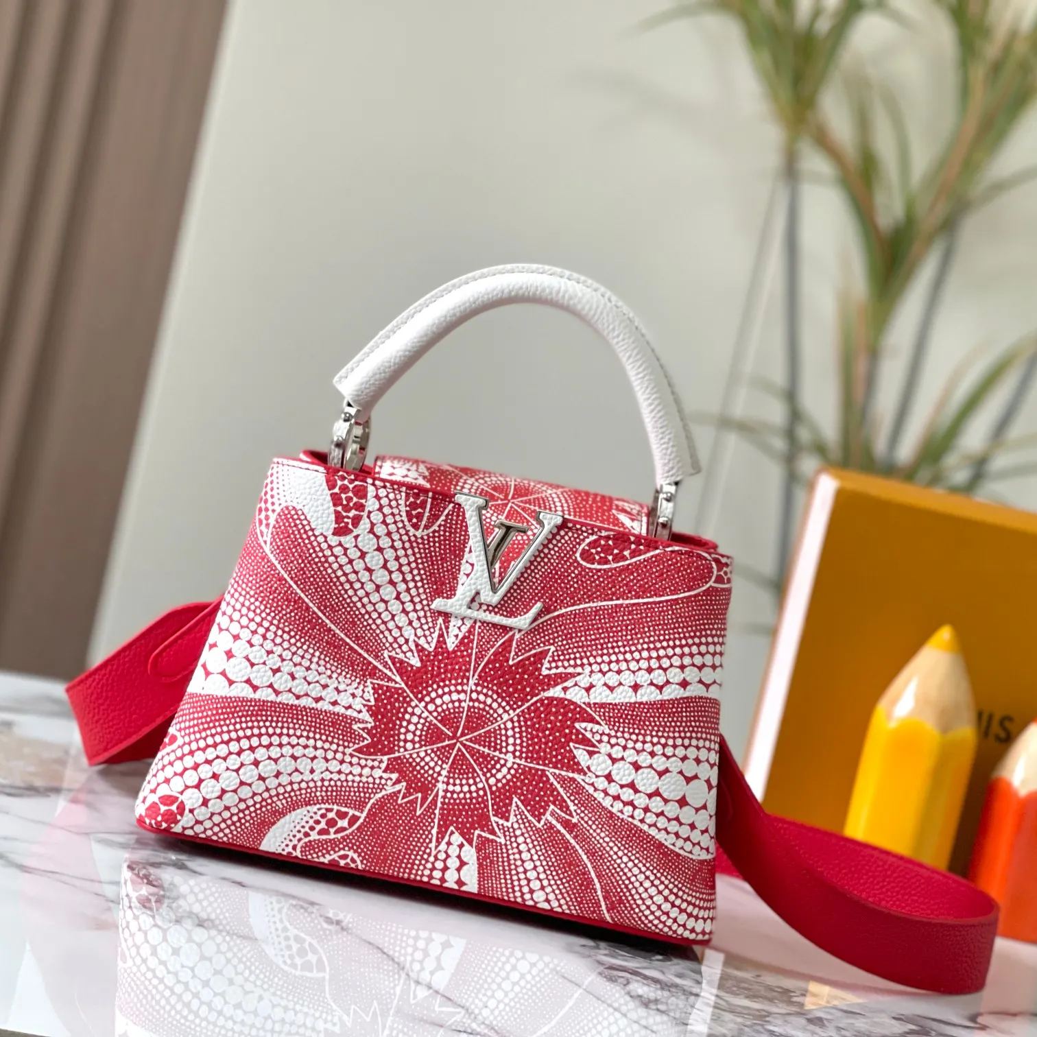 【LOUIS VUITTON】Capucines