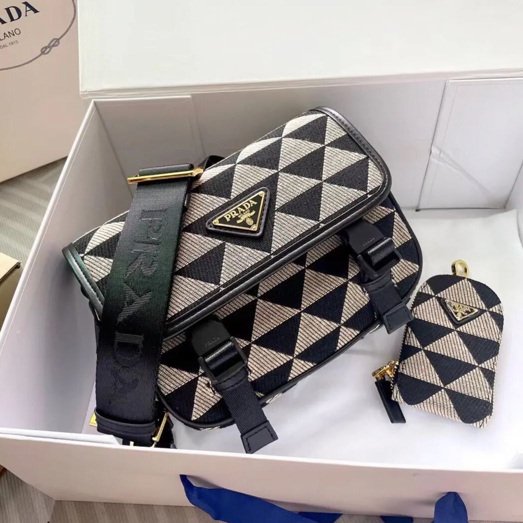 【PRADA】22*16*8.5CM