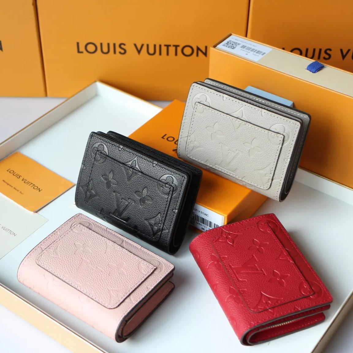 【LOUIS VUITTON】ポルトフォイユ・クレア 番号 :  M80151