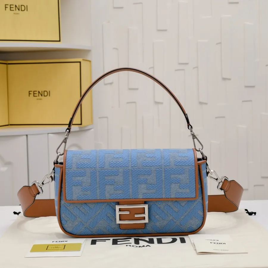 【Fendi】𝐁𝐚𝐠𝐮𝐞𝐭𝐭𝐞 27×6×14cm