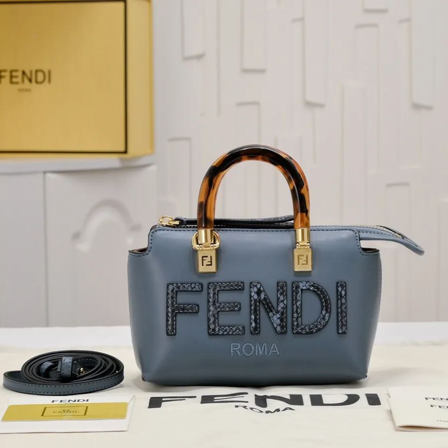 【Fendi】By The Way Boston 17x8x12cm