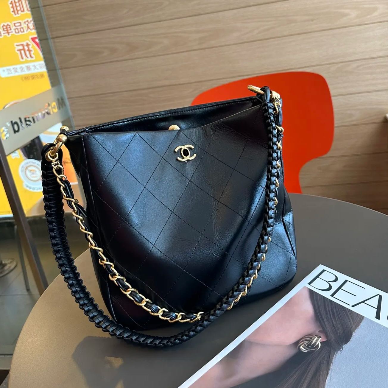 【シャネル】25*8*27Cm