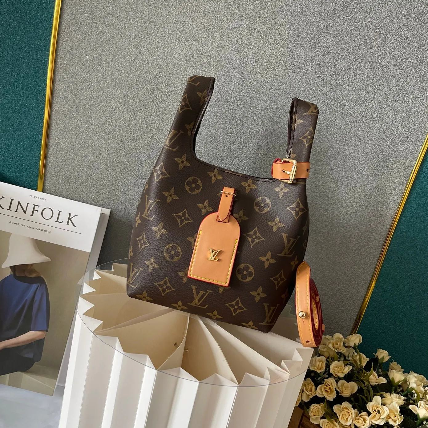 【LOUIS VUITTON】ATLANTIS  17x17x17CM