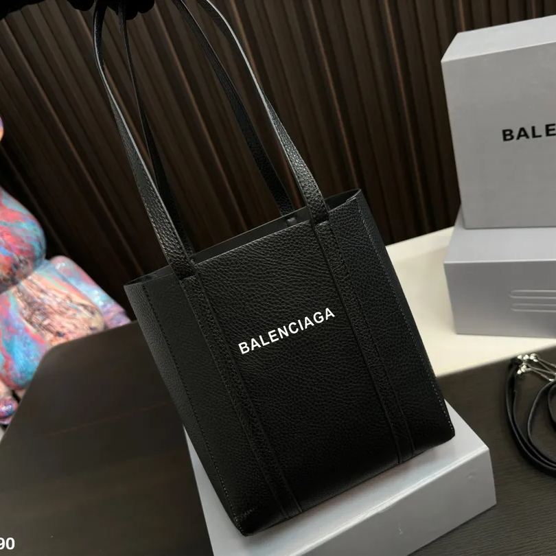 【Balenciaga】Everydayxxs 19*6*23cm