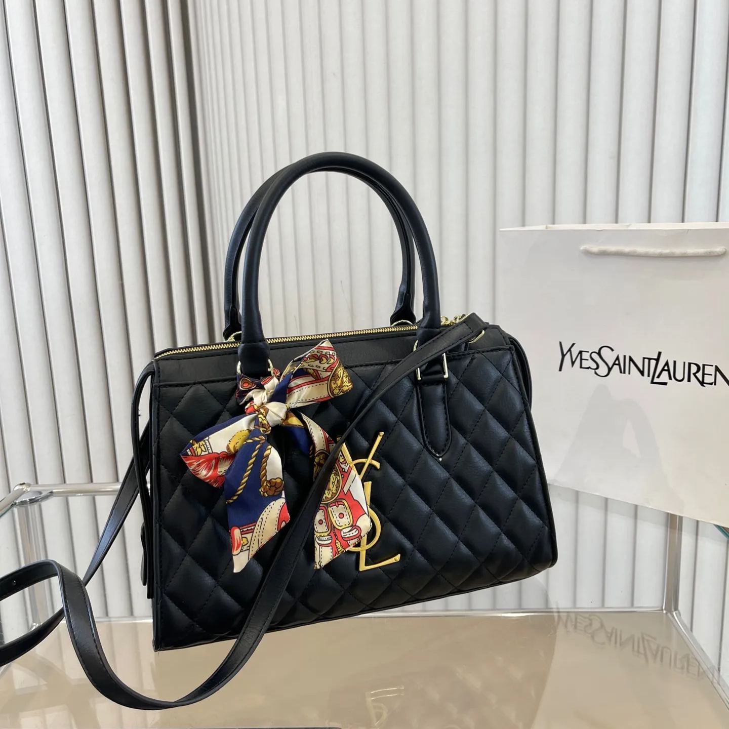 【Yves Saint Laurent】32x20x10cm