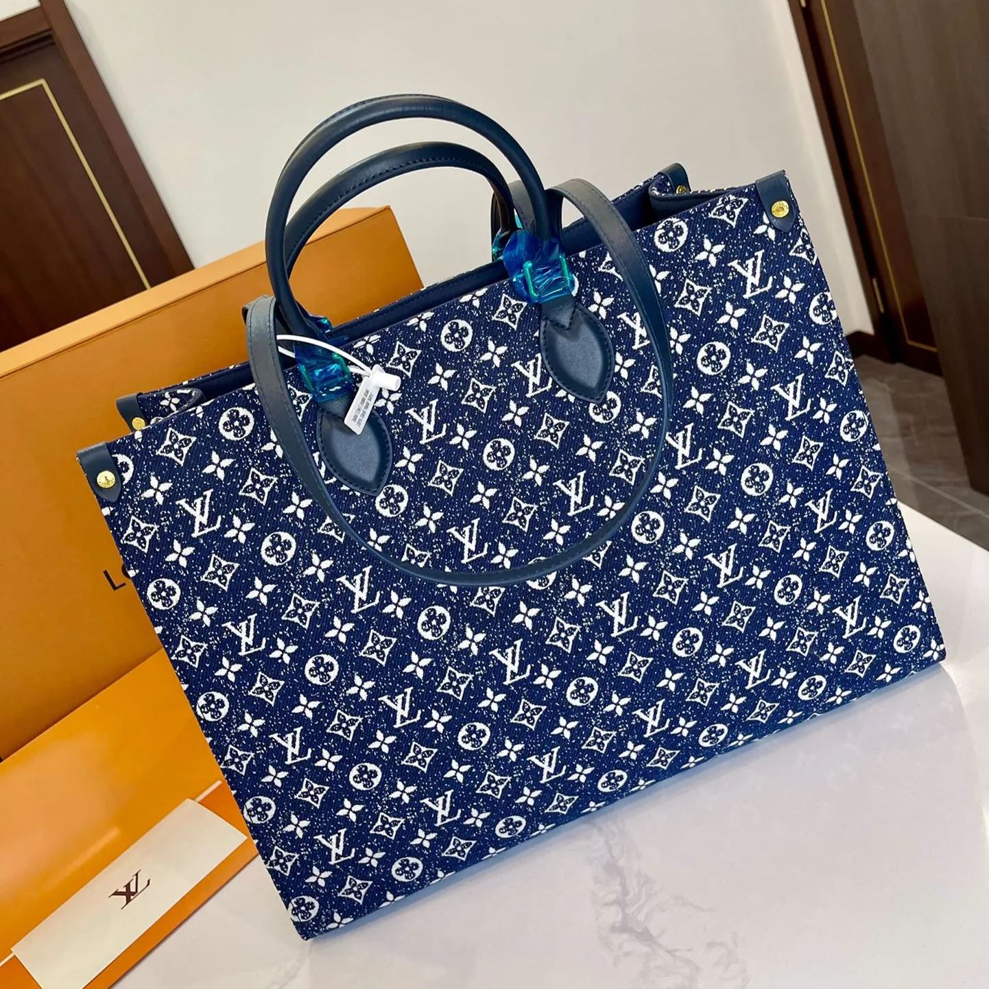 【LOUIS VUITTON】34*27*15CM