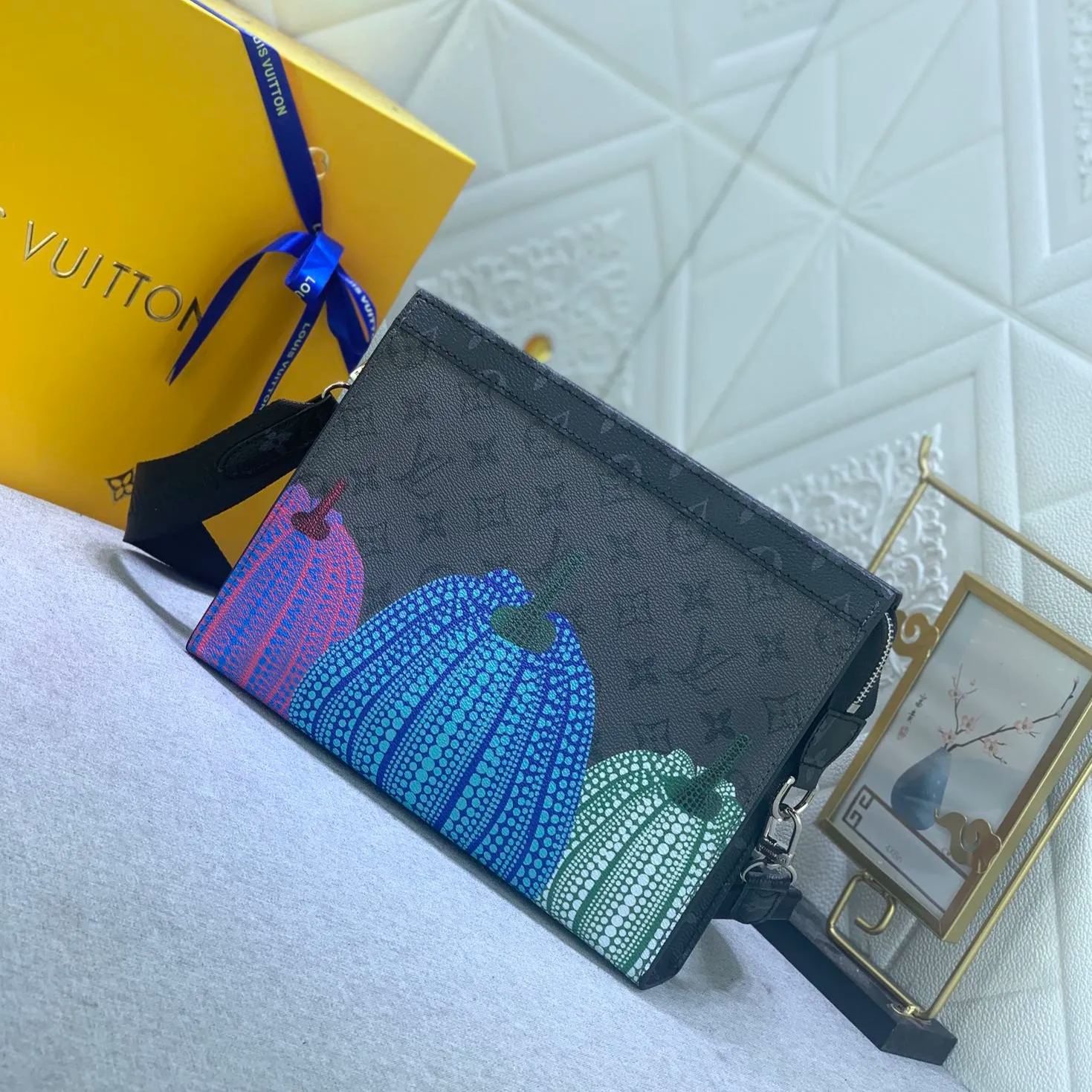 【LOUIS VUITTON】LV x YK Gaston 22x14.5x4.5CM