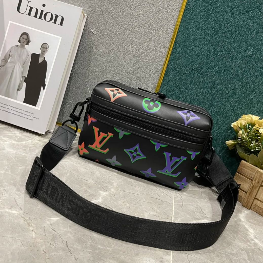 【LOUIS VUITTON】COMET 21.5 x 14 x 7.5CM