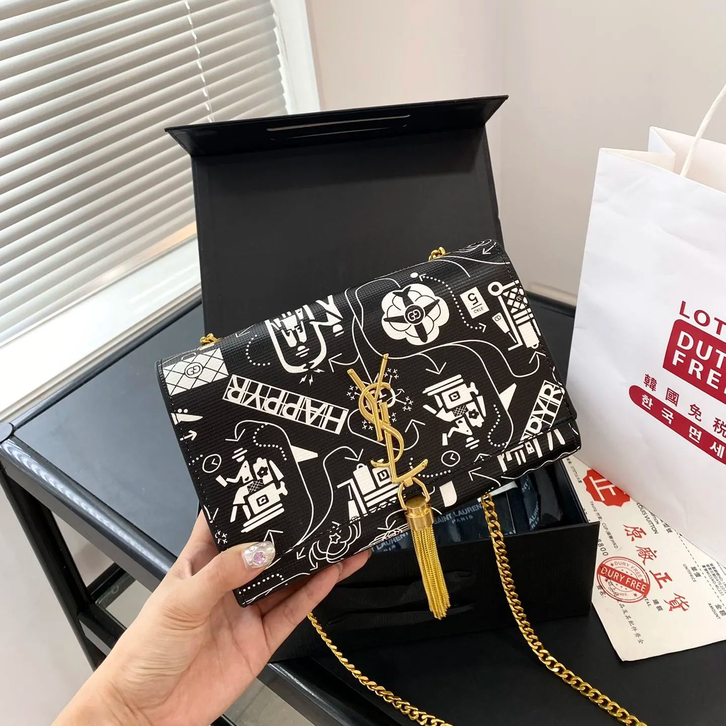 【Yves Saint Laurent】22x14x5cm