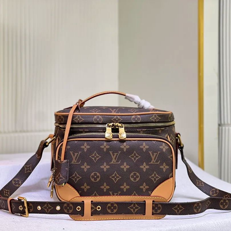 【LOUIS VUITTON】22.5*19*13.5cm