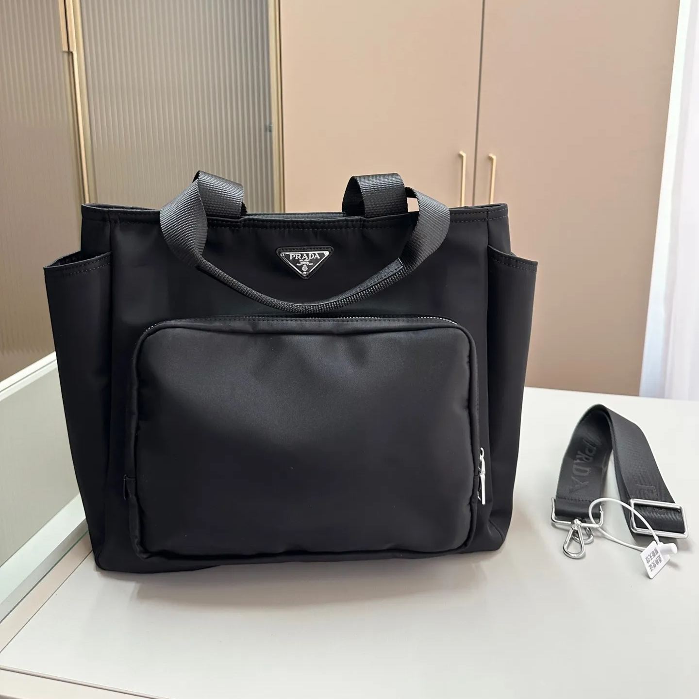 【PRADA】36x30x17cm
